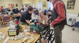 Christmas for nursing home veterans