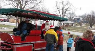 Robinson-Beeching Post 508 Brings Santa Claus to Town